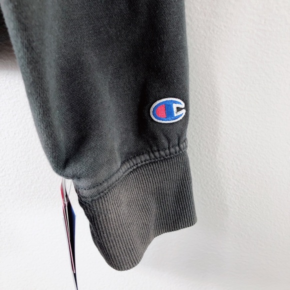 Champion crew neck sweater Medium vintage black sweatshirt - Picture 7 of 15